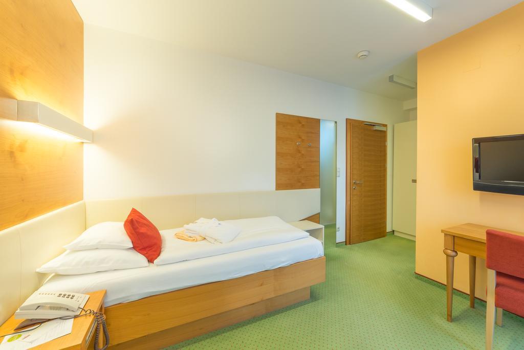 Vitalzeit Hotel Weber Bad Schönau Exterior foto